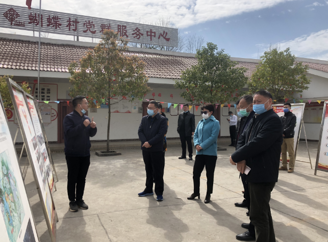 聚焦七彩|成都市副市長劉旭光調(diào)研七彩林科產(chǎn)業(yè)扶貧項目