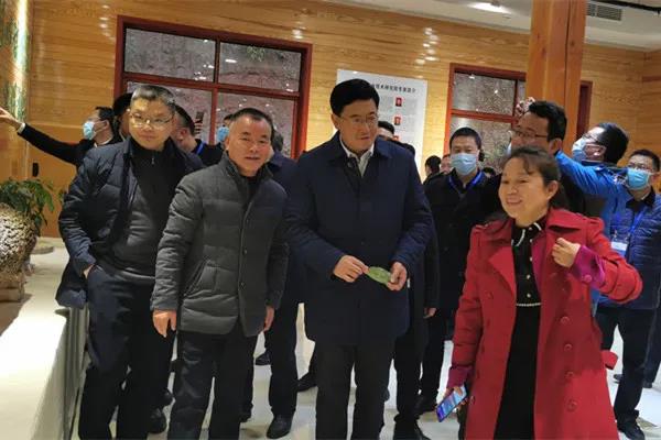 全省竹林風景線暨林業(yè)園區(qū)建設現(xiàn)場會在宜賓召開 全省竹林風景線暨林業(yè)園區(qū)建設現(xiàn)場會在宜賓召開