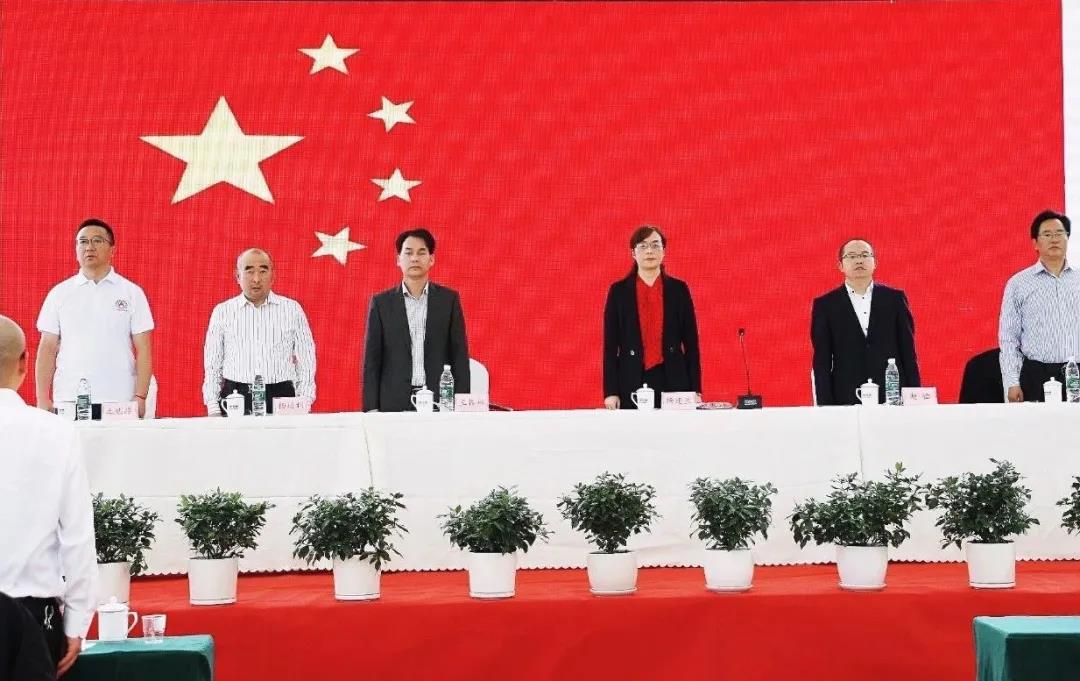 熱烈祝賀巴中市農(nóng)業(yè)產(chǎn)業(yè)商會(huì)第二屆會(huì)員（換屆）大會(huì)圓滿召開(kāi)